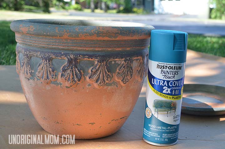 Spray Paint a Flower Pot - unOriginal Mom