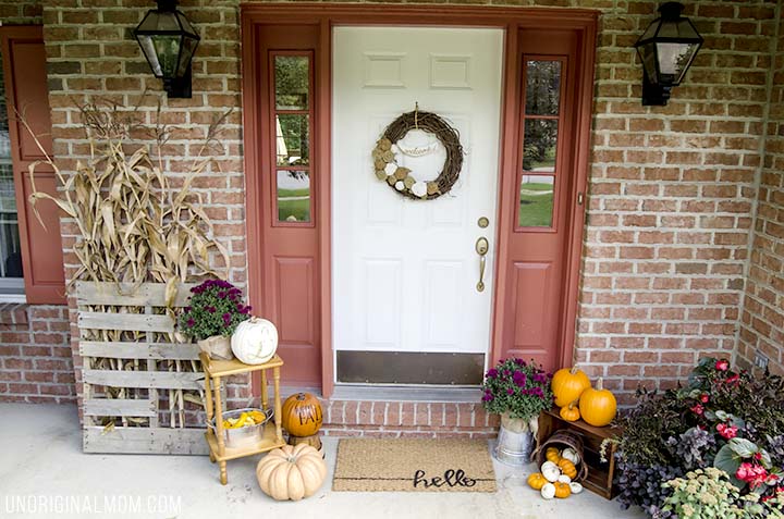 Αποτέλεσμα εικόνας για how to decorate the front door for fall