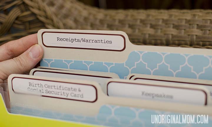 Best Baby Shower Gift Ever - a folder to organize all the important papers that come with having a baby! | unOriginalmom.com