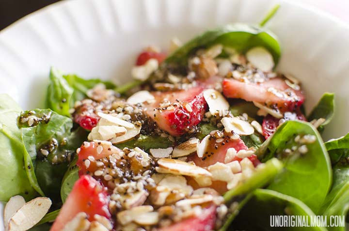 Strawberry Spinach Salad with a balsamic poppy seed dressing. Simple and delicious!  | unoriginalmom.com #spinach #strawberry #poppyseed 