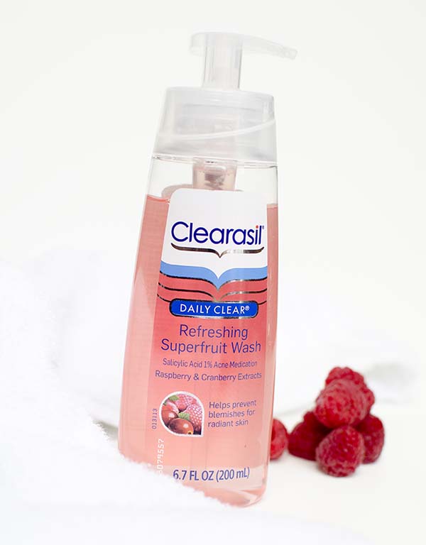 NEW! Clearasil Daily Clear Refreshing Superfruit Cleansers #SuperFruits #pmedia #ad