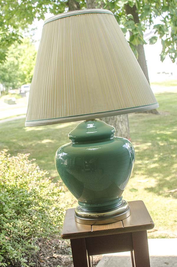 Lamp Re-do with spray paint & clear enamel  |  unOriginalMom.com