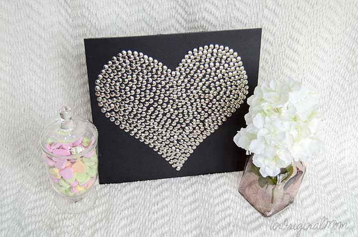 Easy, cheap, simple, and pretty - thumbtack heart art!