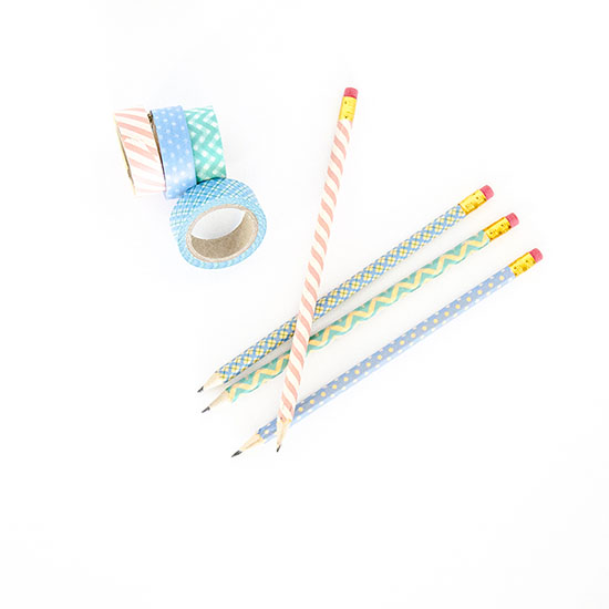 Cover pencils in washi tape and put in a cute mason jar as an easy and fun teacher appreciation gift.  Teacher's are always getting their pencils "borrowed" by students...this way, they know which ones are theirs!