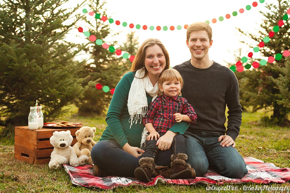 Family Christmas Photos simply styled at a tree farm - perfect for a Christmas card!