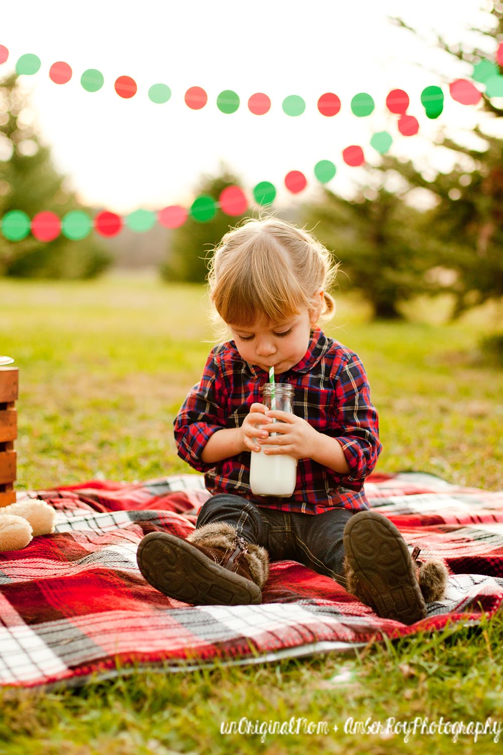 Family Christmas Photos simply styled at a tree farm - perfect for a Christmas card!