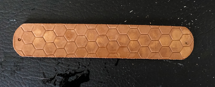 Make your own embossed leather bracelet - would make a perfect gift! Full step-by-step tutorial.