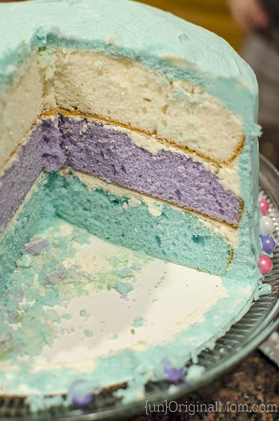 Simple 3 layer Frozen birthday cake - with a surprise inside!
