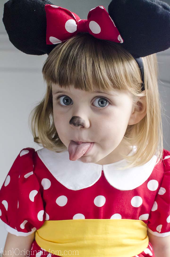 The perfect pattern to make a DIY Minnie Mouse Costume for your little girl. Great for Halloween or a trip to Disney!