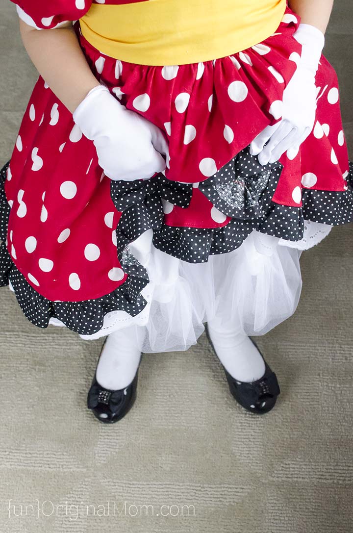 How to Make a DIY Minnie Mouse Costume (With Tutu)