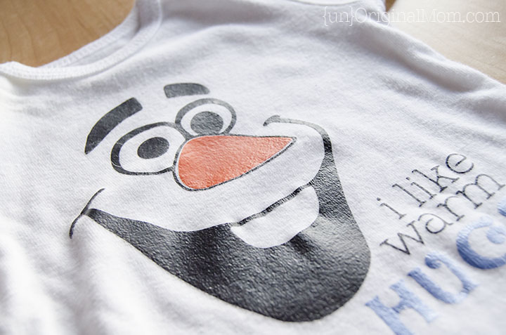 Adorable Olaf "I like warm hugs" snowman onesie, made with heat transfer vinyl.
