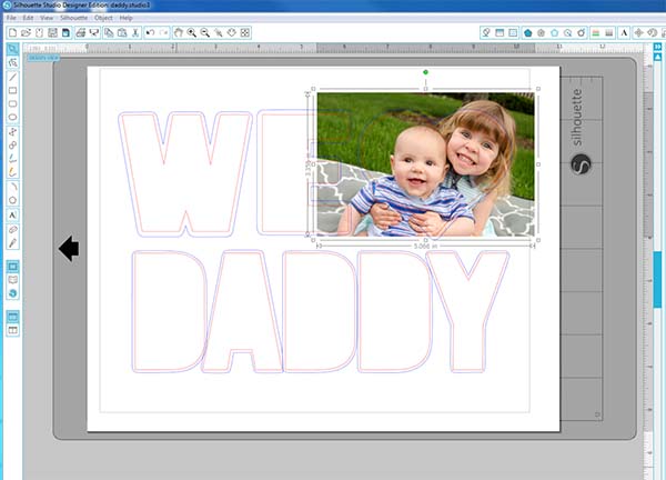 Use Silhouette Studio to create a "We <3 Daddy" photo frame - complete step-by-step tutorial and cut file!