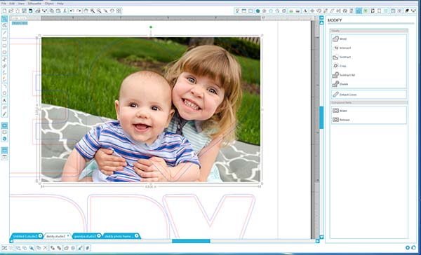 Use Silhouette Studio to create a "We <3 Daddy" photo frame - complete step-by-step tutorial and cut file!