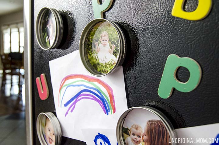 Upcycle your leftover mason jar lids with these super cute mason jar lid photo magnets! They'd make great gifts too!