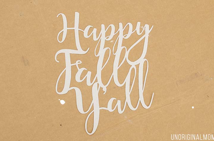 Love this rustic glam "Happy Fall Y'all" cotton wreath! There's a free Silhouette cut file, too!