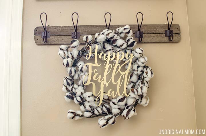 Love this rustic glam "Happy Fall Y'all" cotton wreath! There's a free Silhouette cut file, too!