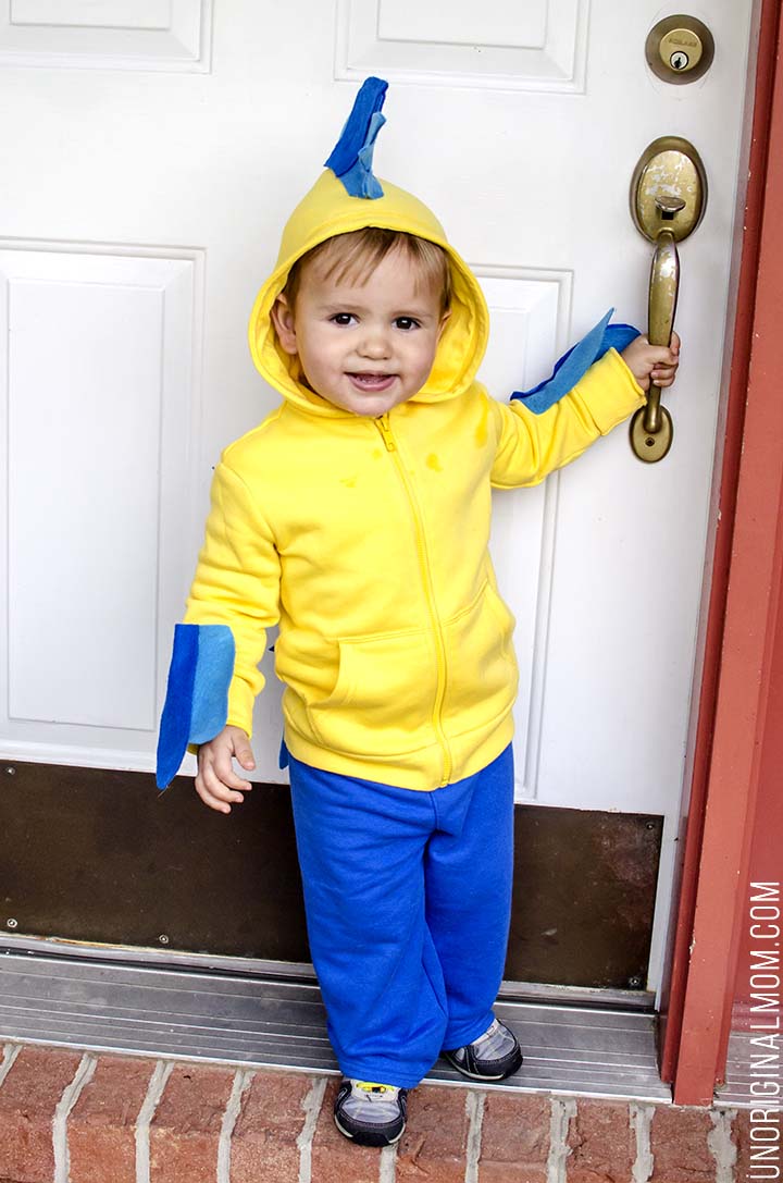 Adorable DIY Little Mermaid and Flounder costumes! The Ariel costume has a repositionable fin, and the no-sew toddler Flounder costume is super easy to make out of a yellow hoodie.