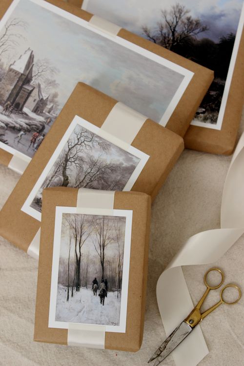 Love these ideas for dressing up brown paper packages at Christmas! Save money on wrapping paper and still have the prettiest gifts under the tree.