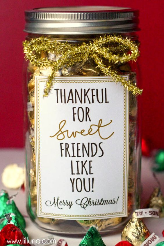 30+ Classy But Cheap Neighbor Christmas Gifts +Free Printable Tags