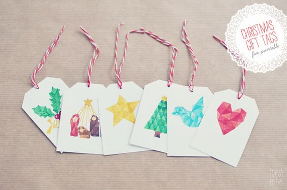 175 different FREE printable Christmas gift tags! So many beautiful tags to choose from. Dress up your Christmas gifts for free!