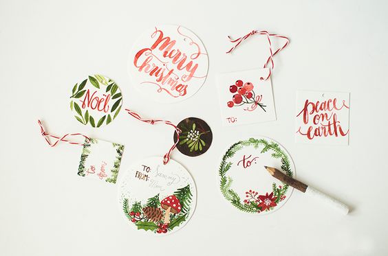 175 different FREE printable Christmas gift tags! So many beautiful tags to choose from. Dress up your Christmas gifts for free!