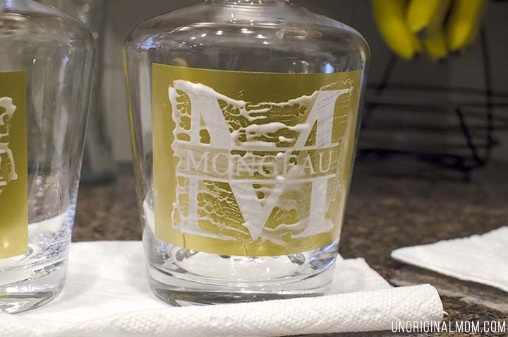 What a great "DIY gifts for men" idea - DIY etched monogram decanters. Personalize a whiskey decanter using your Silhouette and etching cream!