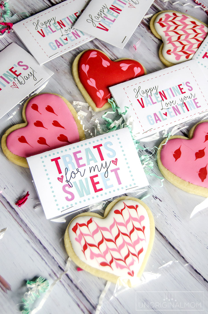 Free printable labels for Valentine's Day treat bags - so cute!