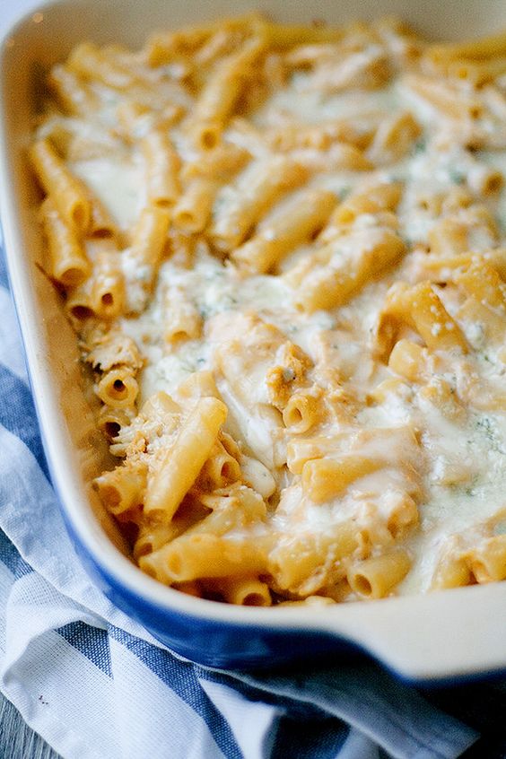 Great ideas for quick and easy weeknight dinners - one dish dinners and casseroles using leftover rotisserie chicken! | rotisserie chicken casseroles | shredded chicken | chicken rice casserole