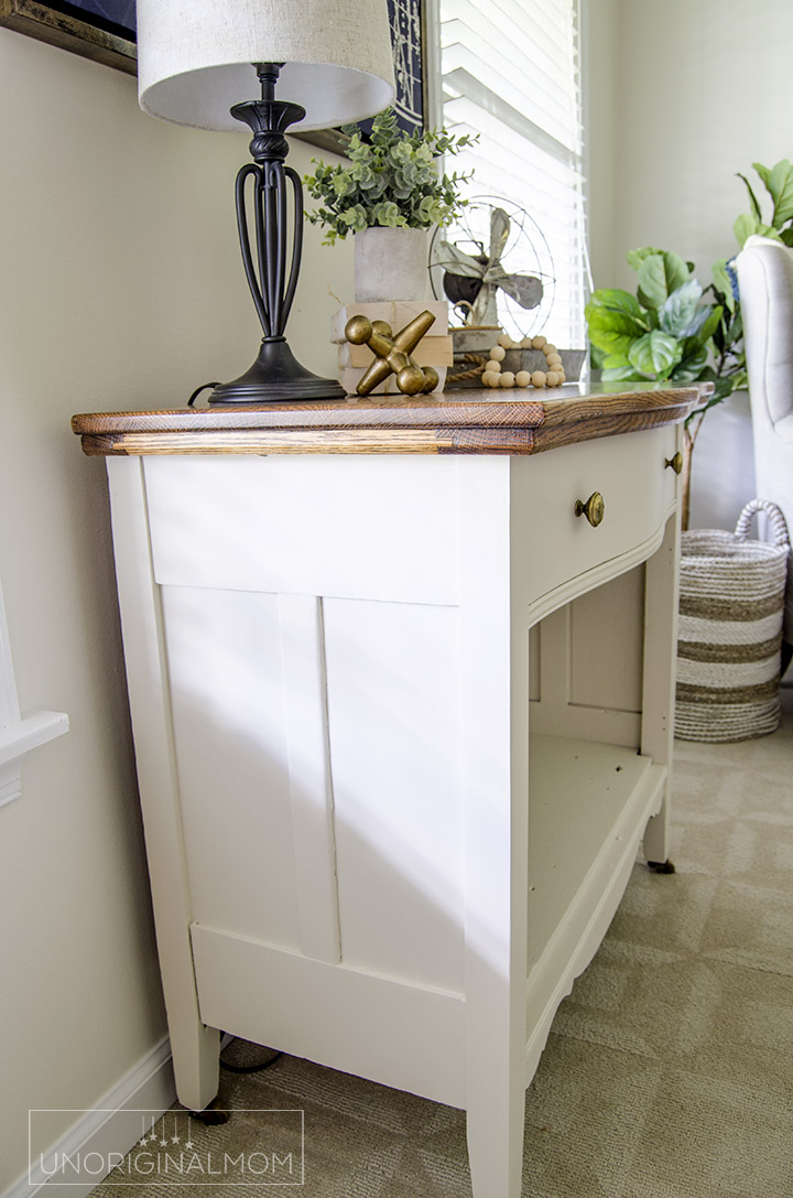 A wood cabinet gets a beautiful farmhouse style makeover with Fusion mineral paint Champlain | farmhouse furniture makeover | farmhouse office | fusion mineral paint