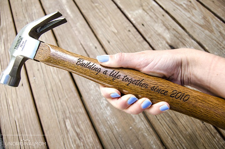 What a unique anniversary gift idea - a wood handled engraved hammer! Perfect for a 5th anniversary - wood! | Building a life together | 5th anniversary gift idea