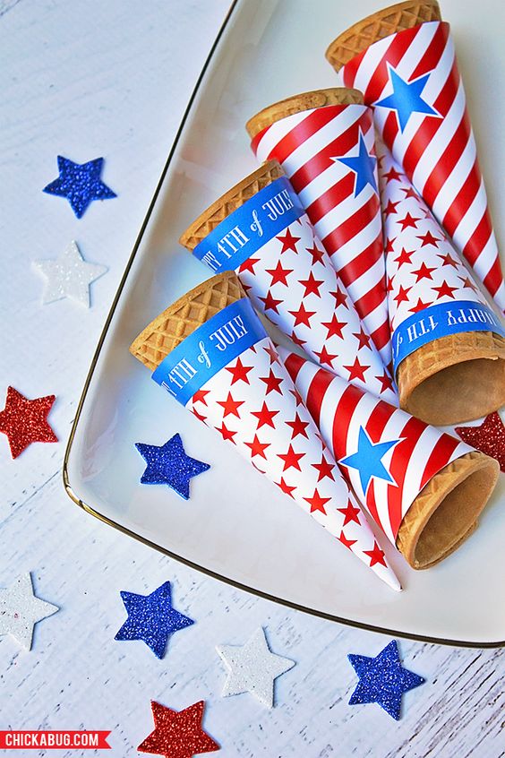 A bunch of great FREE printables for your 4th of July Party! | patriotic printables | patriotic party decor | red white and blue printables | free printables | memorial day party printables | 4th of july | independence day