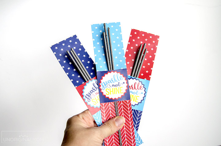 Free printable 4th of July Sparkler Tags - so fun for a 4th of July party! There are tags for glow sticks, too! | 4th of July printables | free printable sparkler tags | free printable glow stick tags | 4th of July party printables | patriotic party printables | free Silhouette cut file