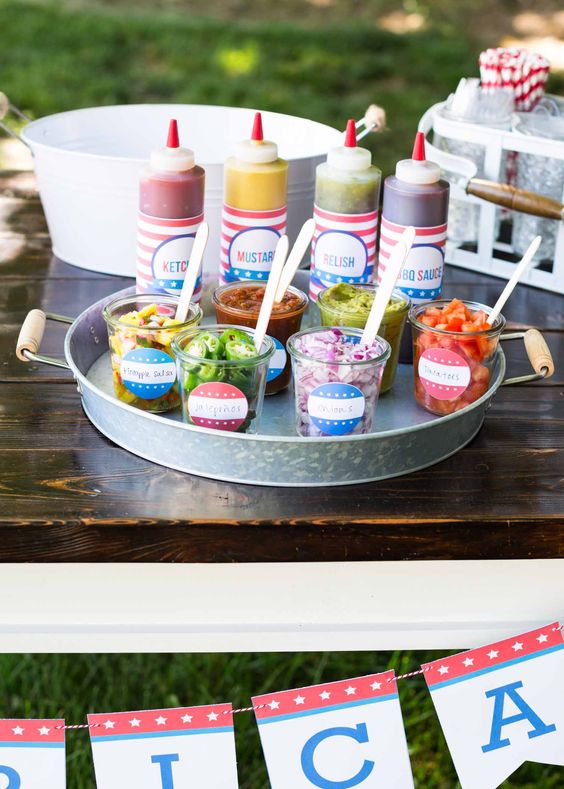 A bunch of great FREE printables for your 4th of July Party! | patriotic printables | patriotic party decor | red white and blue printables | free printables | memorial day party printables | 4th of july | independence day