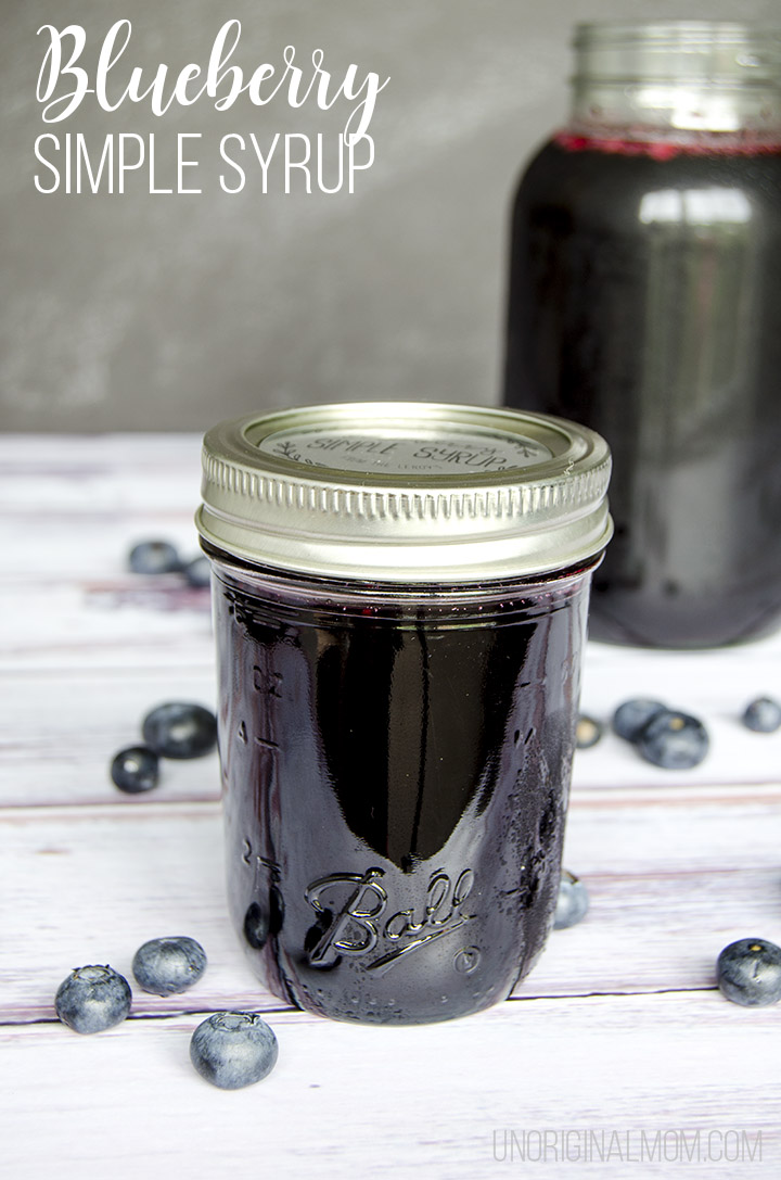 Blueberry simple syrup - so easy to make, and a delicious way to make all kinds of summery drinks and cocktails! Plus it's a great gift idea. Free printable recipe cards, too! | blueberry simple syrup | blueberry cocktails | blueberry drink ideas | blueberry recipes | mocktails