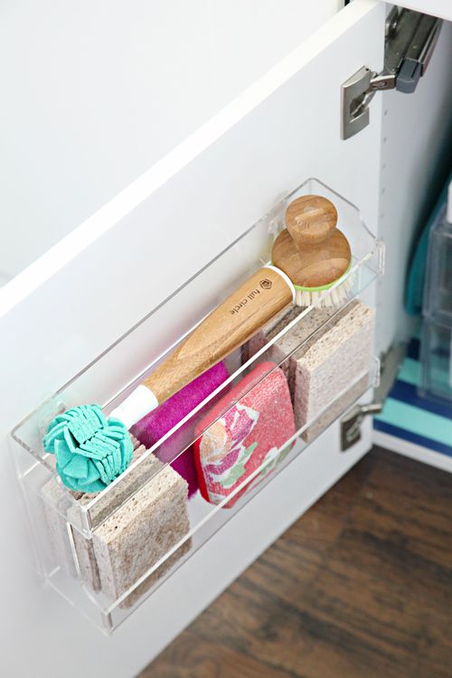 I love all of these great ideas for under the sink organization! #undersinkorganization #organizing #organizingsolutions #organizingideas