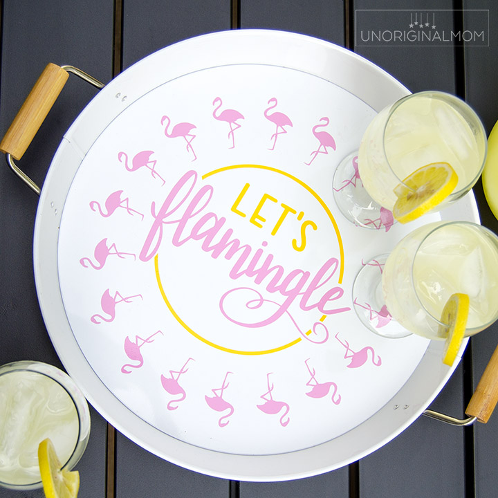 Step-by-step beginner vinyl tutorial to make this adorable "let's flamingle" tray! #silhouette #silhouettestudio #vinyl #vinyltutorial