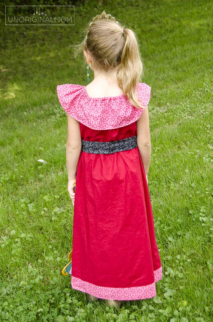 DIY Elena of Avalor costume for Halloween or a trip to Disney. Easy enough for beginning sewers!