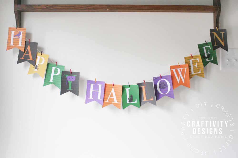 Super cute free printable Happy Halloween banner - perfect for Halloween parties! #halloween #printable #happyhalloween