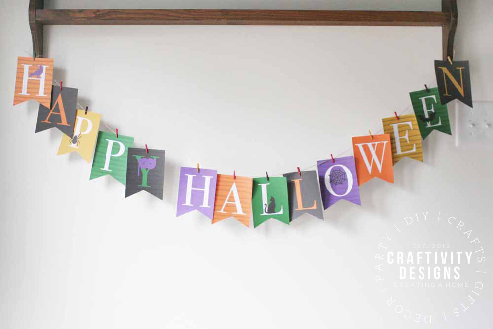 Super cute free printable Happy Halloween banner - perfect for Halloween parties! #halloween #printable #happyhalloween
