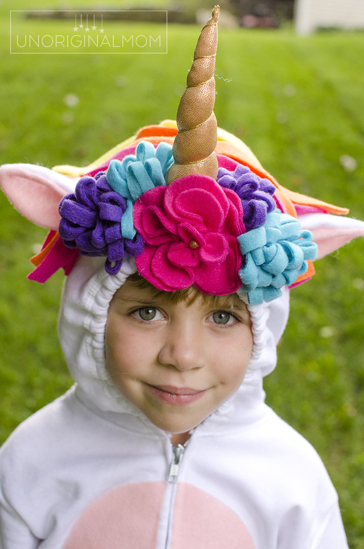 Fleece flowers on this adorable DIY unicorn hoodie costume!