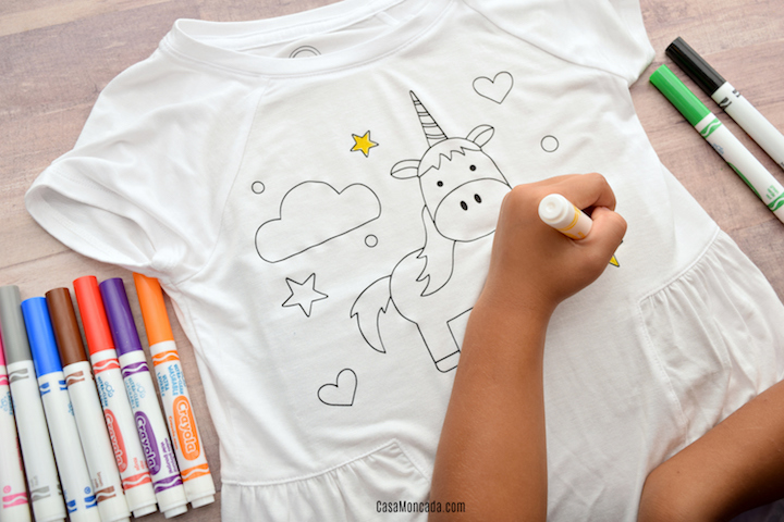 Make your own unicorn coloring shirt for kids with heat transfer vinyl and your Silhouette or Cricut! Super fun for party favors, or just because!