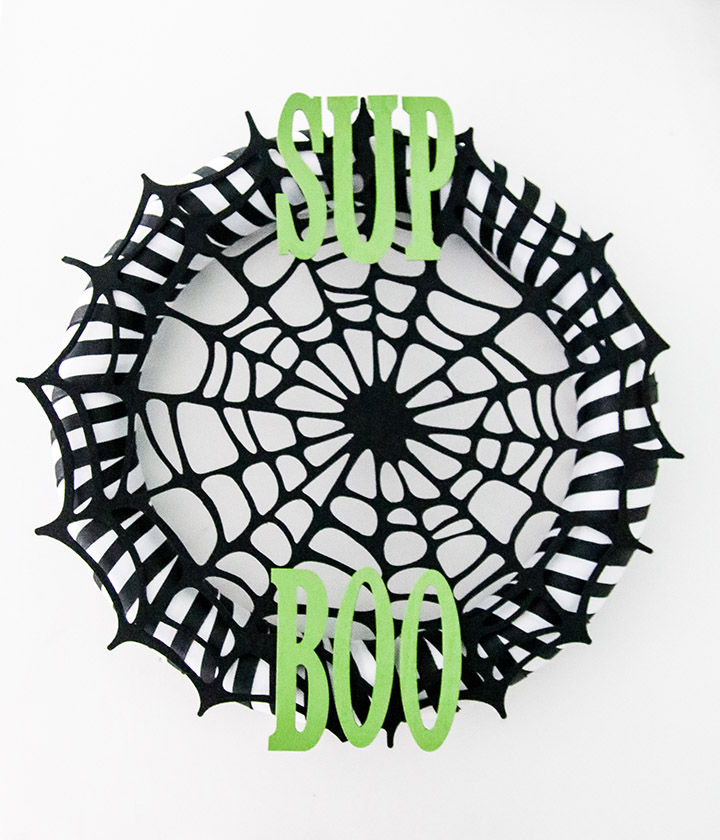 Quick and easy Halloween wreath tutorial #Halloween #HalloweenWreath