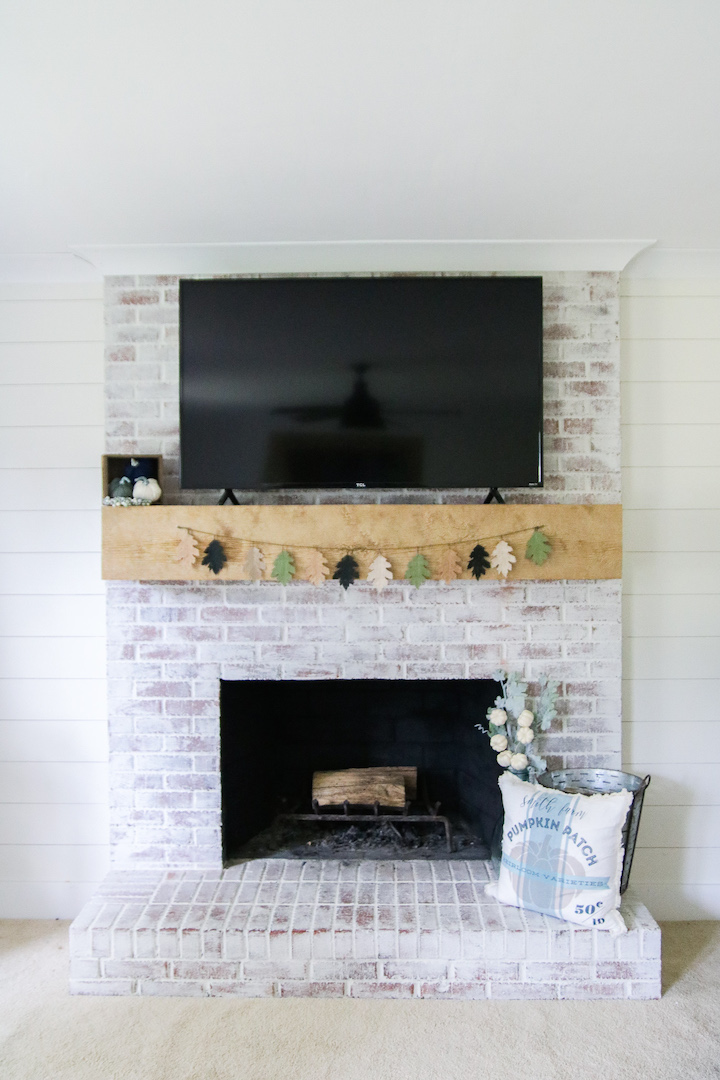 Make an easy DIY burlap leaf garland as simple fall decor - great for minimalist decorating!