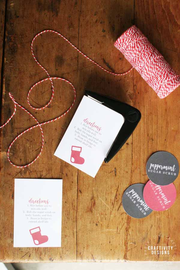 Free printable sugar scrub labels to make an easy last minute DIY gift!