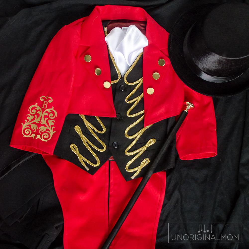 DIY Greatest Showman Costume: handmade PT Barnum costume with a pattern for the tailcoat!