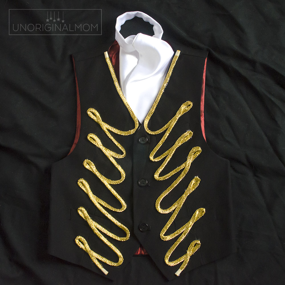 DIY Greatest Showman Costume: handmade PT Barnum costume with a pattern for the tailcoat!