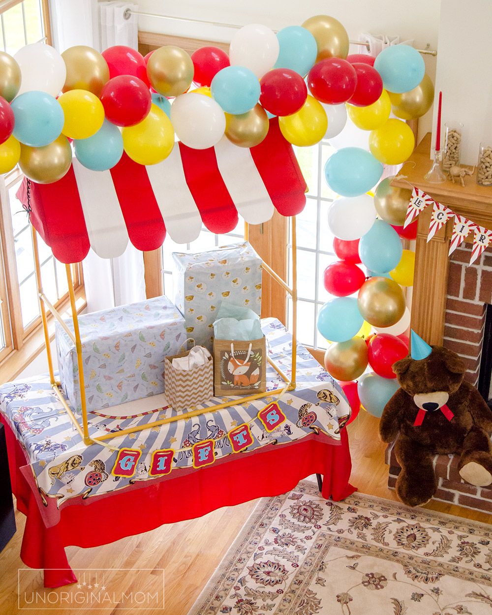 Circus baby shower balloon garland