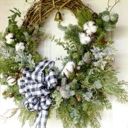 DIY Farmhouse Christmas Wreath