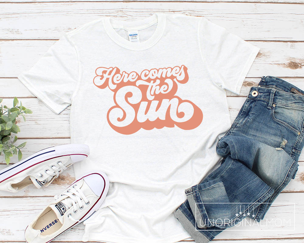 Free SVG - Here Comes the Sun retro typography, perfect for graphic tees or tote bags!